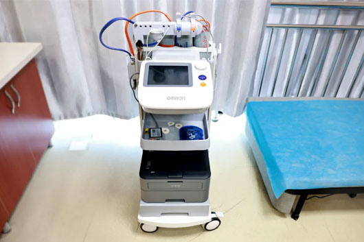 ���}Ӳ���z�y�x